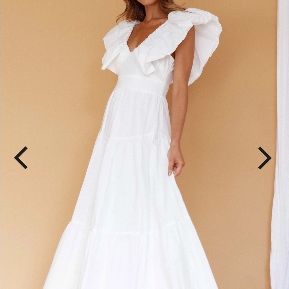 NWT Selfie Leslie Kahlo Puffed Ruffle Neckline Maxi Dress, size small